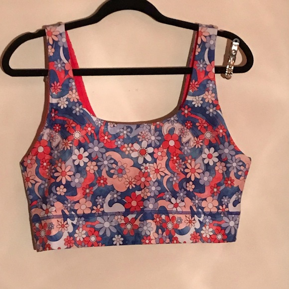 Beautiful multi color bra with red interior - Picture 2 of 3